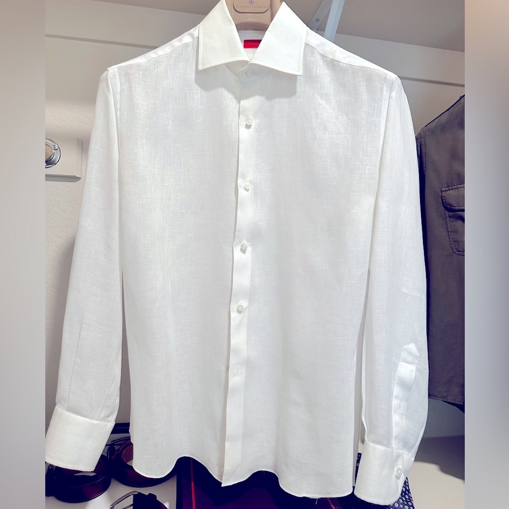 Isaia men’s dress shirt. 100% linen. Measurements in description for size